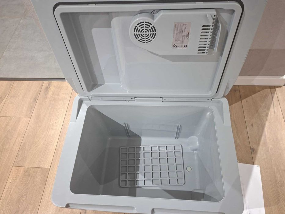 Lodowka termoelektryczna 40l Arebos