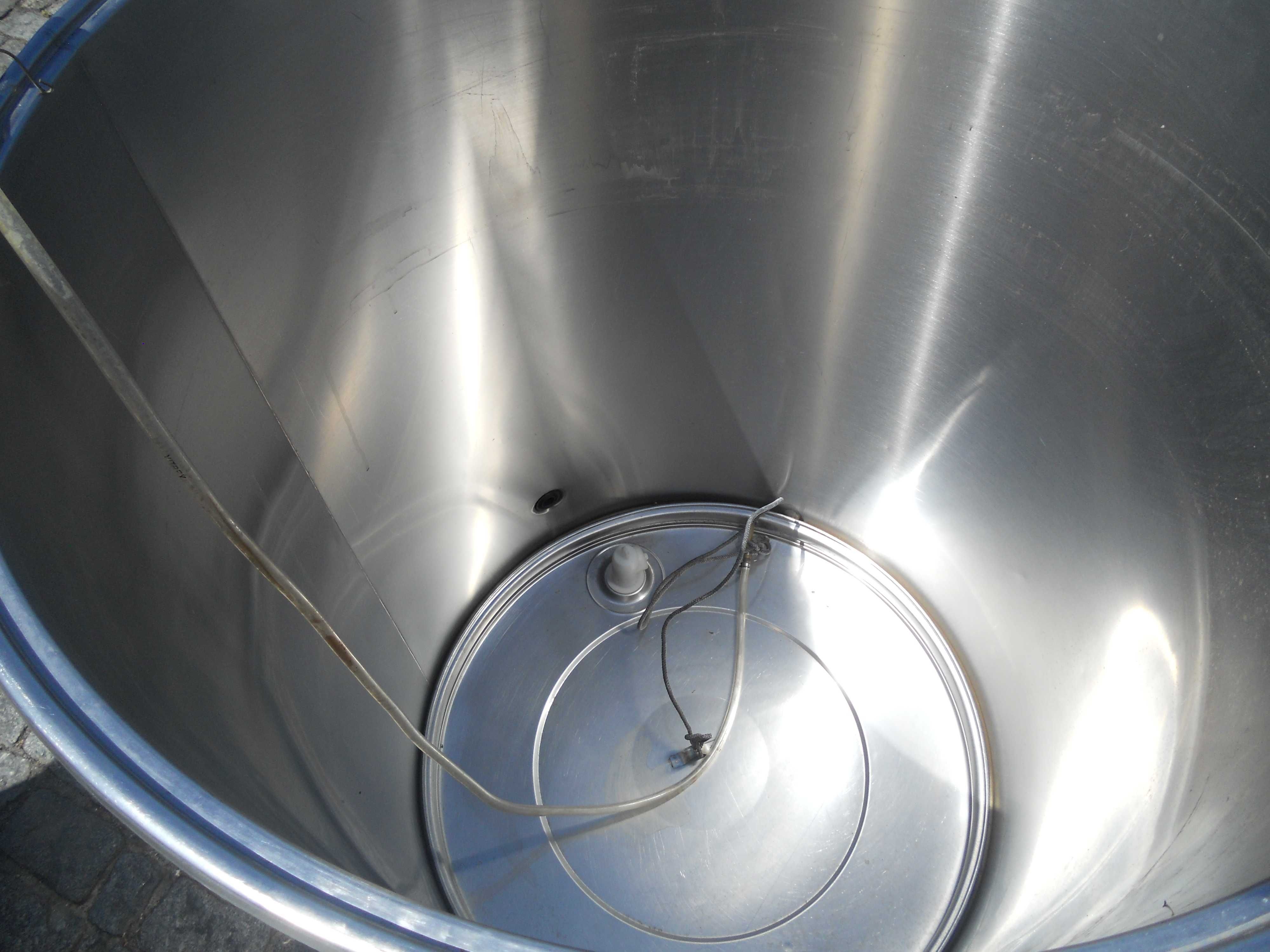 Cubas 500ltr com tampo pneumático