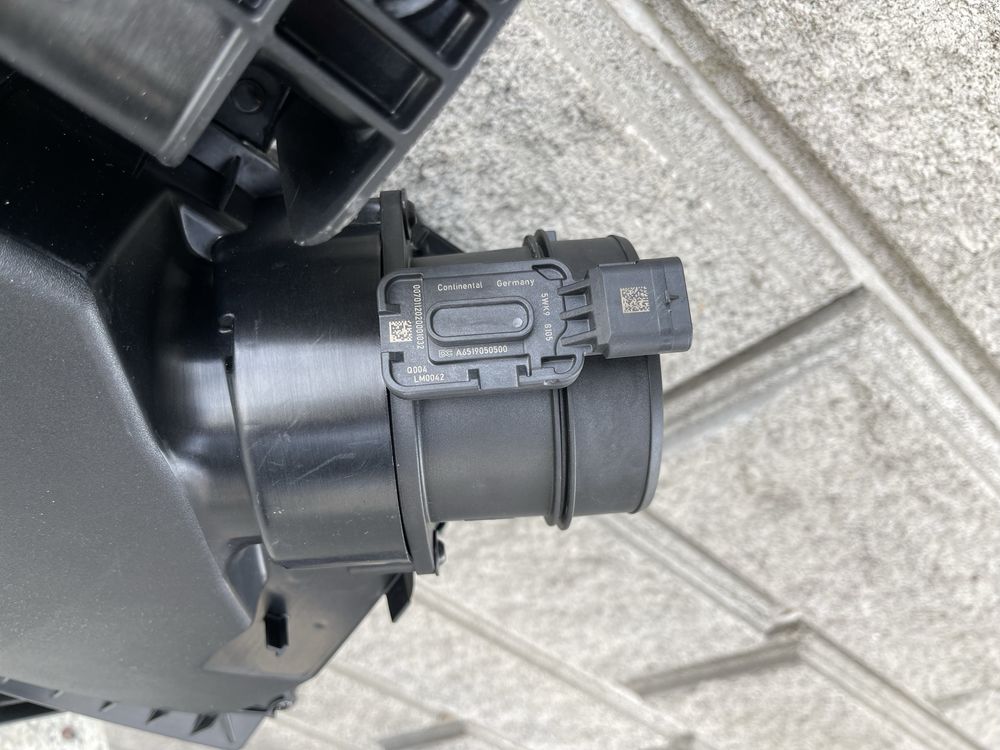 Корпус повітряного фільтру Mercedes Sprinter 2.0CDI W907 OM654