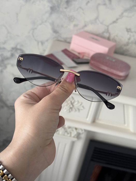 солнцезащитные очки Miu Miu полный комплект класика