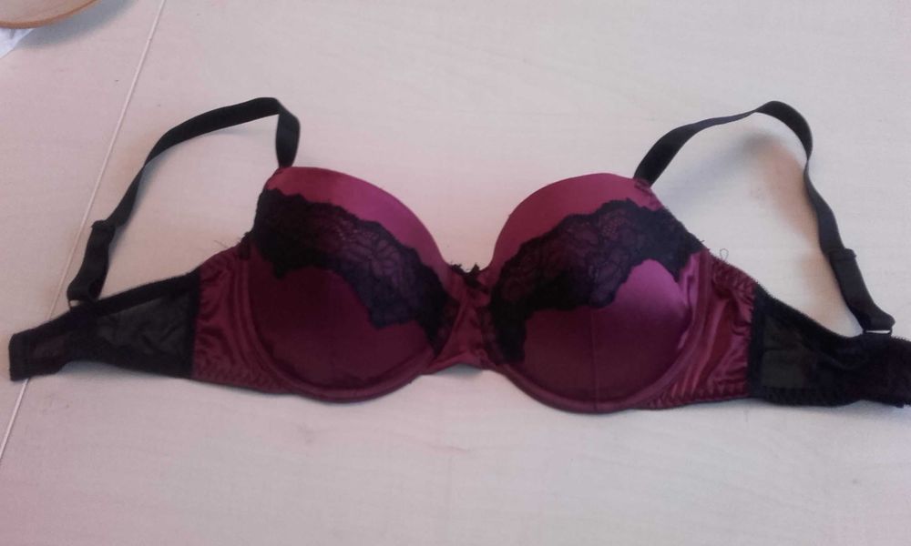 Biustonosz czarno-bordowy,  75E