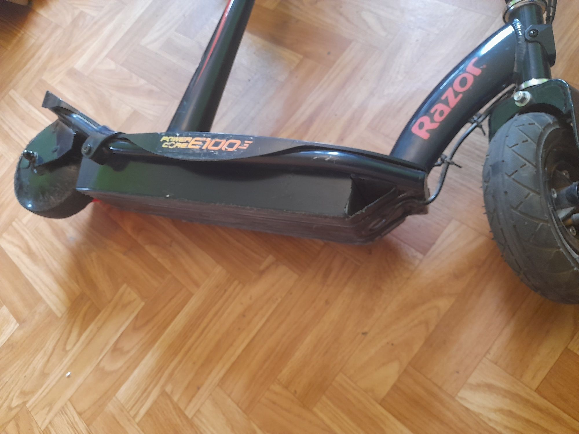 Hulajnoga elektryczna Razor E100S