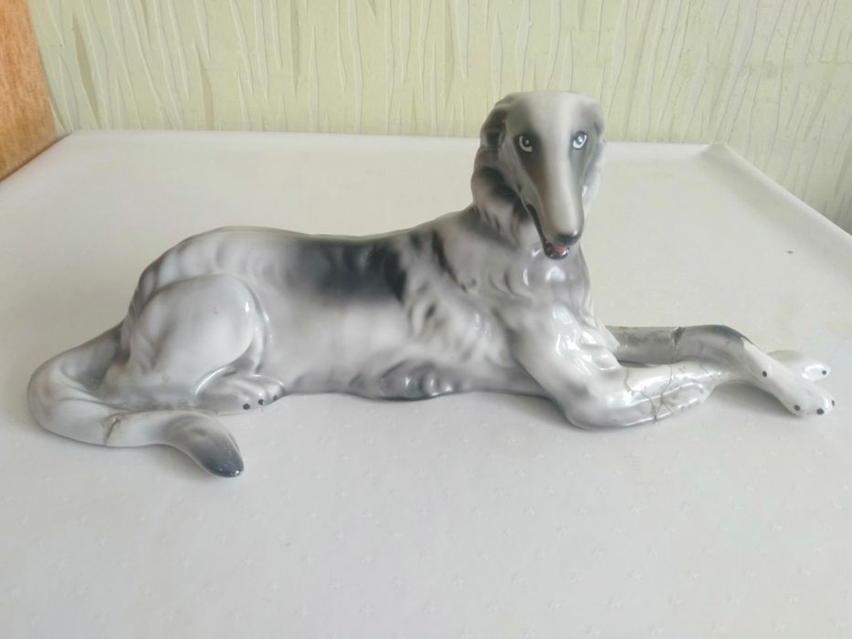 Figurka porcelanowa PRL ,pies chart