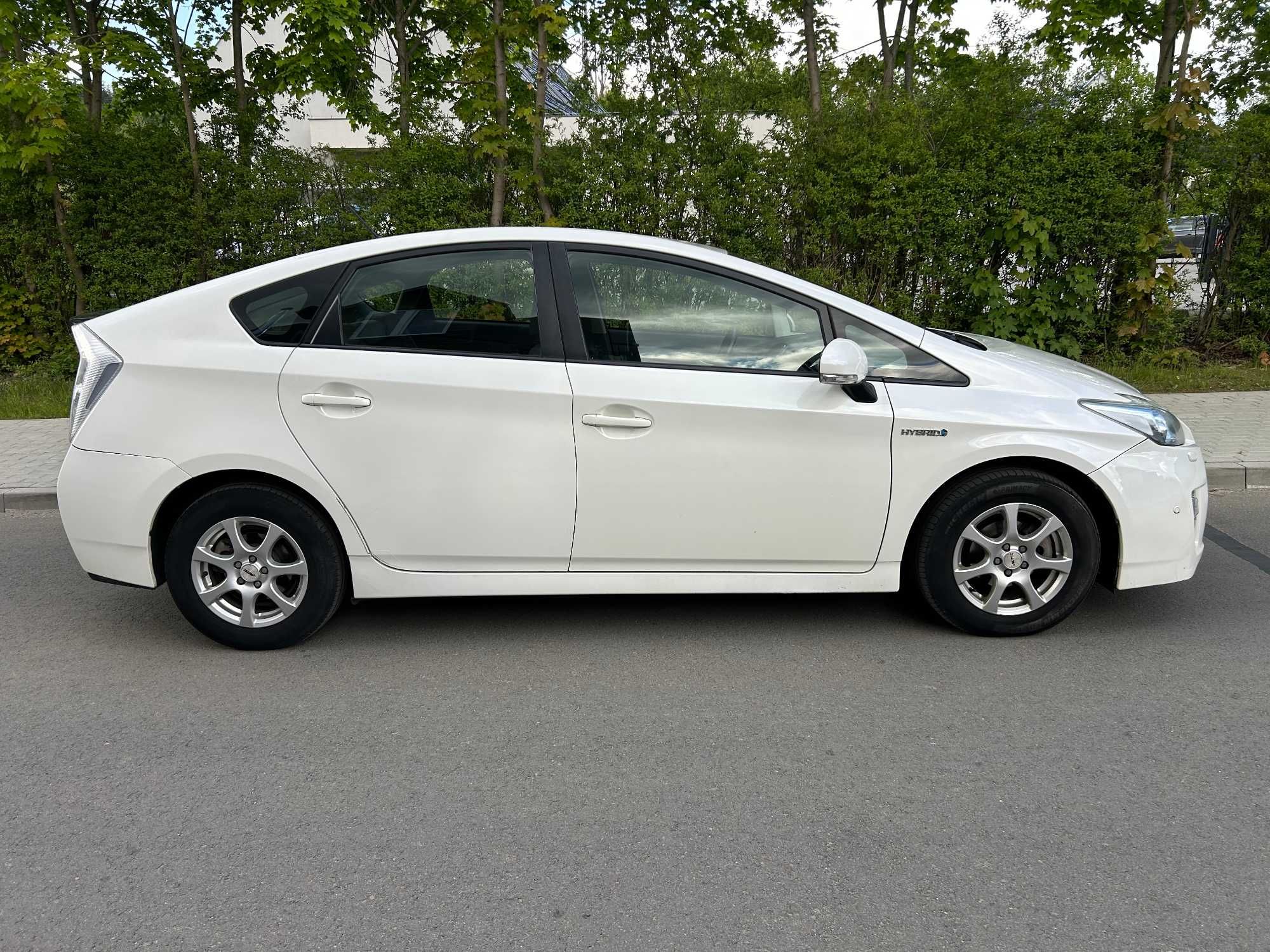 Toyota Prius 3 sprowadzona Hybryda 1.8 benzyna