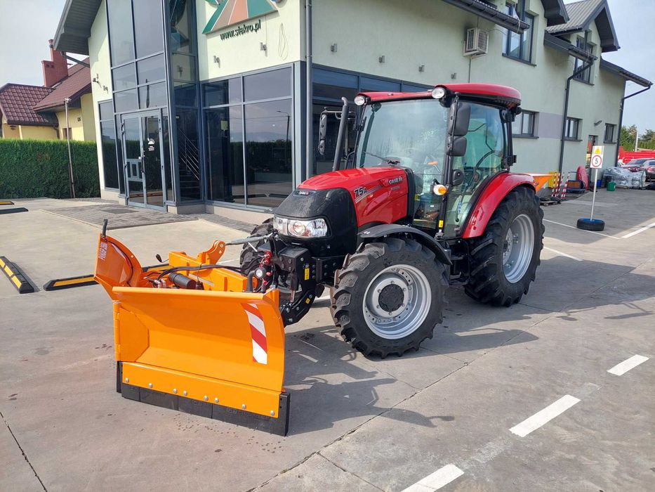Ciągnik CASE IH Farmall 75 A z Pługiem Śnieżnym i Posypywarką MOTYL