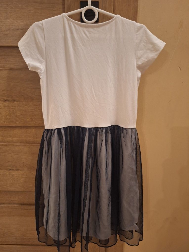 Sukienka roz. 140