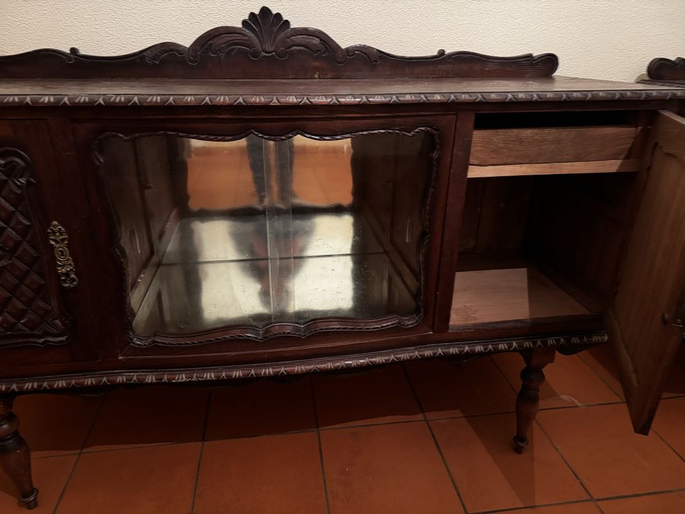 Móvel aparador em madeira para restauro