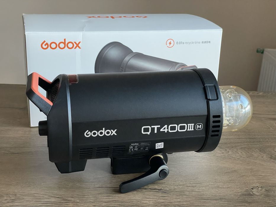 Студійний спалах Godox QT-400 III M