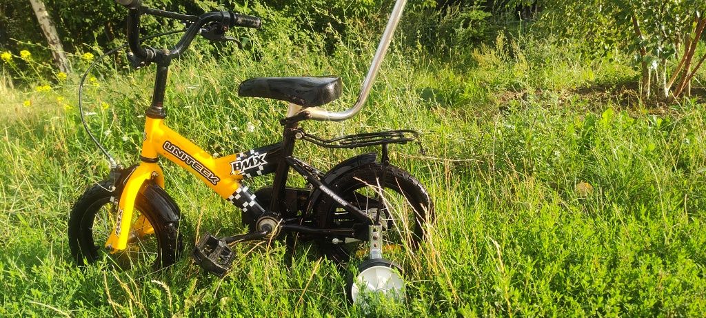 Rowerek BMX 12'. Koła boczne.