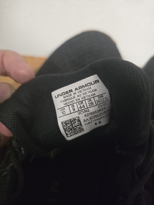 Hunder armour tenis ginasio