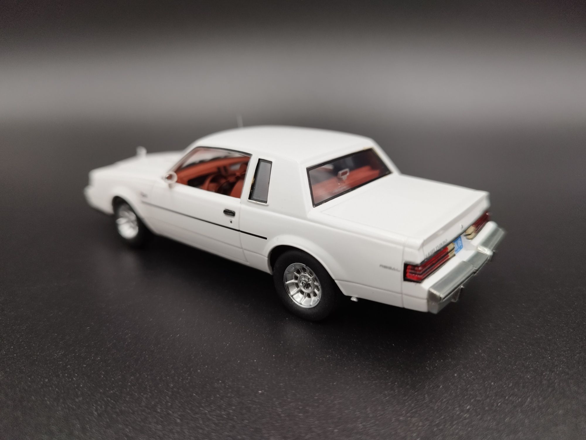 1:43 Auto Word Buick Regal Typ T (1986) white model