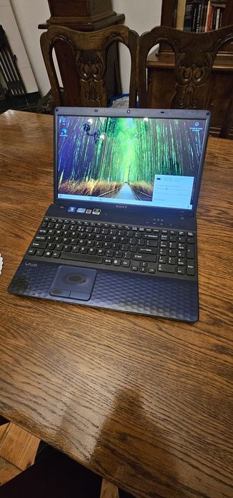 Sony Vaio i3 4GB DDR3 Gforce 410M  SSD 240GB