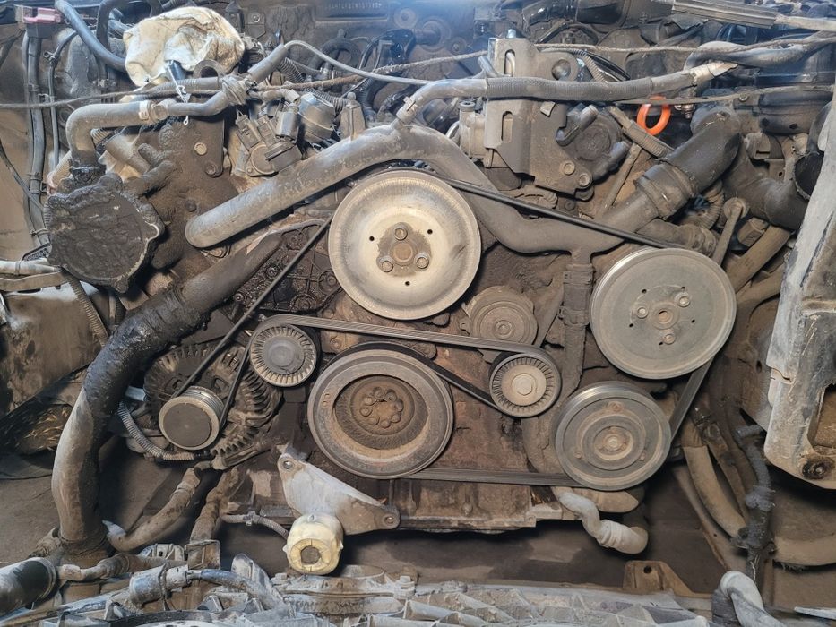 Продам по запчастинам двигун ауди а6с6 3.2 fsi