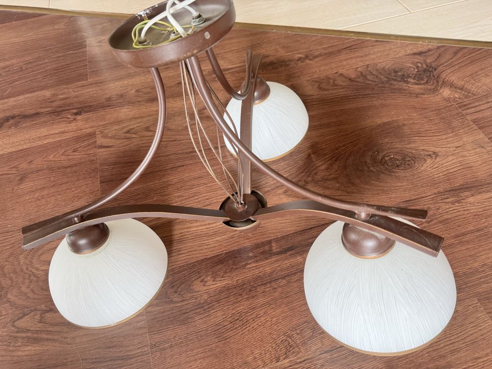 Lampa sufitowa, trzy żarówki
