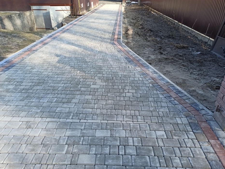 Вкладання та продаж бруківки. Бруківка