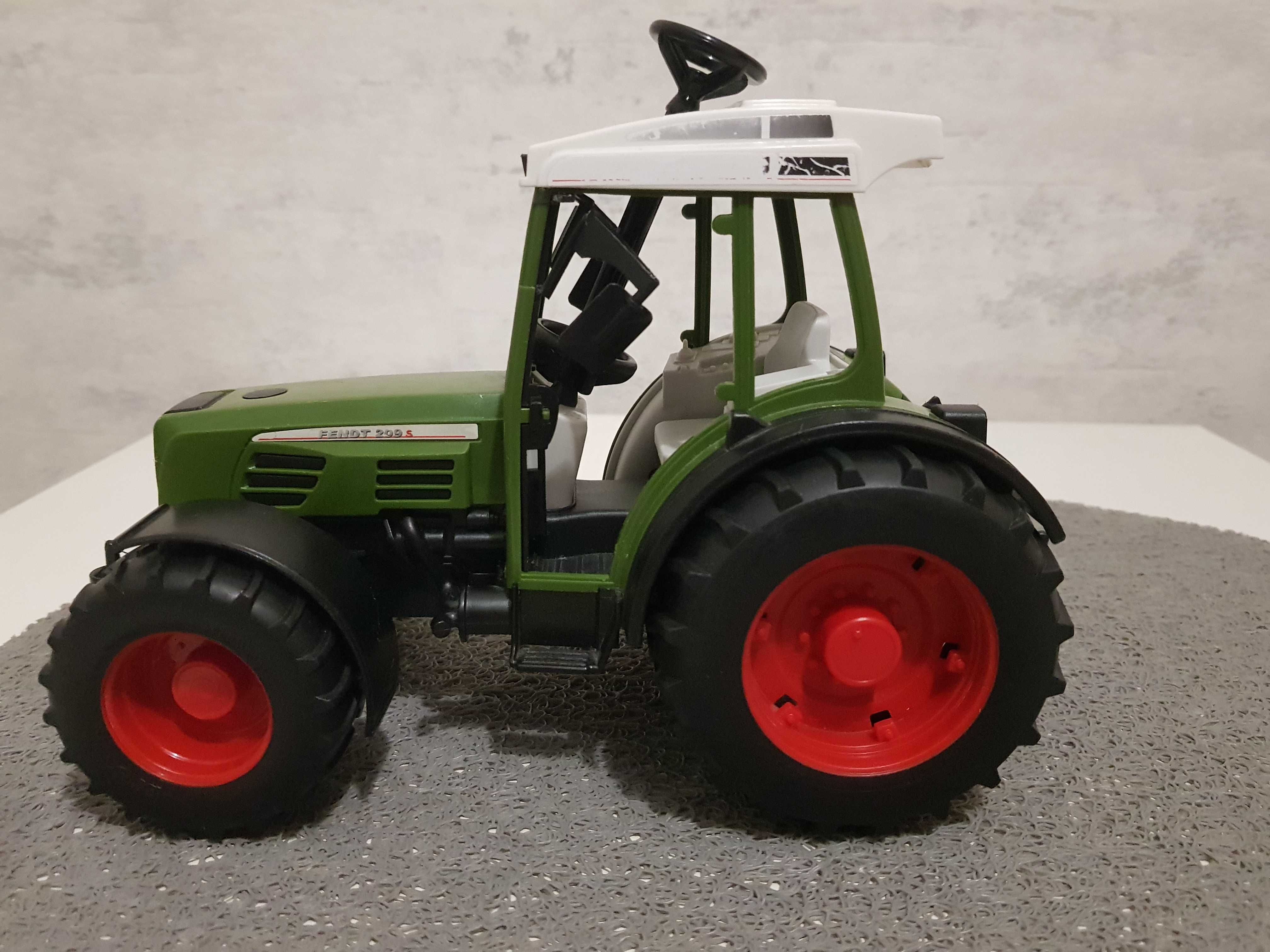 Bruder 02100 Traktor Fendt Farmer 209 S