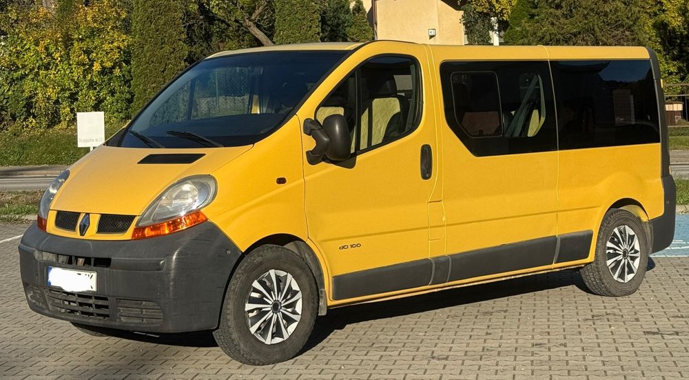 Renault Trafic 1.9 diesel Long 9-osobowy – Klimatyzacja, Serwisowany