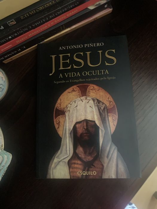 Varios livros completamente, em excelente estado de preservacao.