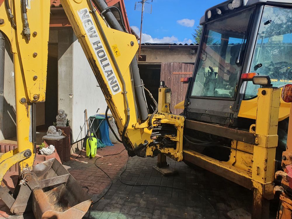Koparko-ładowarka New Holland LB95B 2006