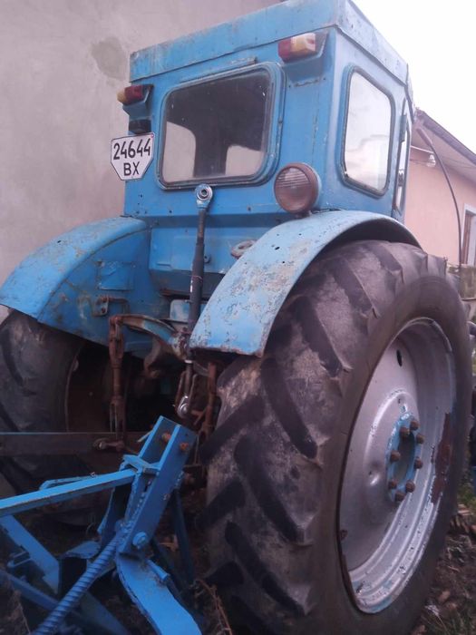Трактор находу пропонуйте і обмін цікавить (бус або лавет) або варіант