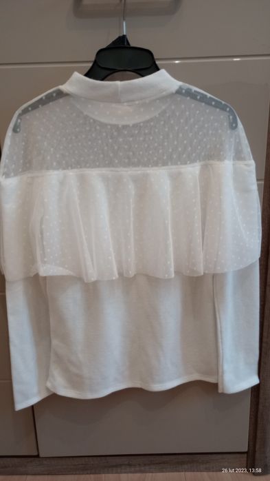 Sweter damski w koronkę