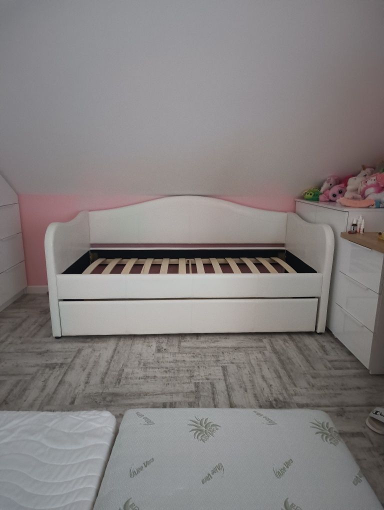 Łóżko dziecięce białe . Jak NOWE