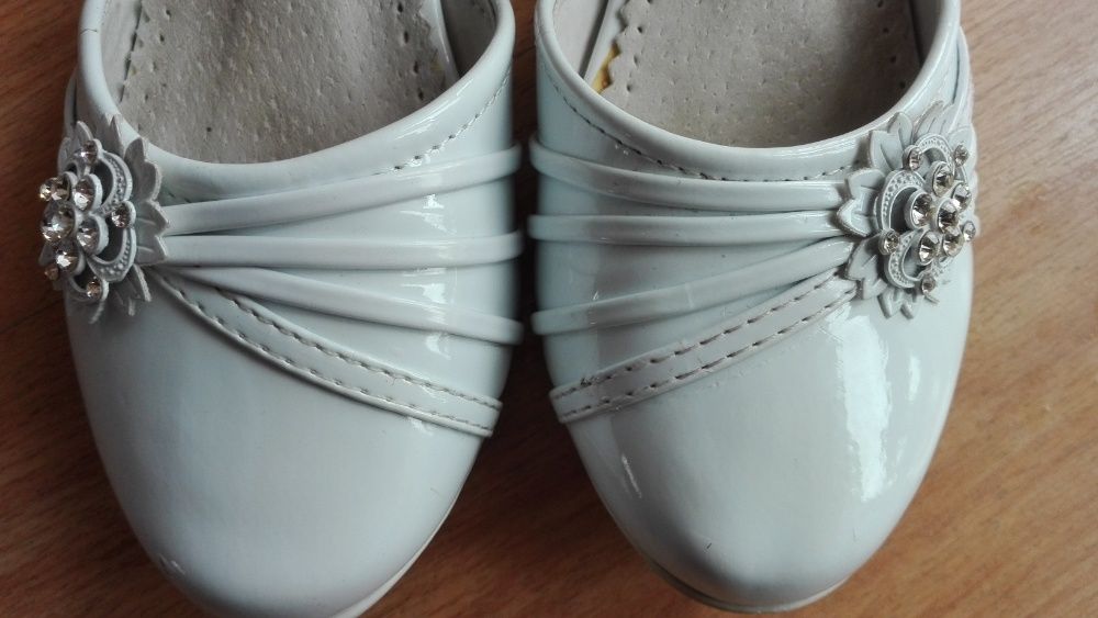 Baleriny baletki buty buciki komunijne półbuty 29