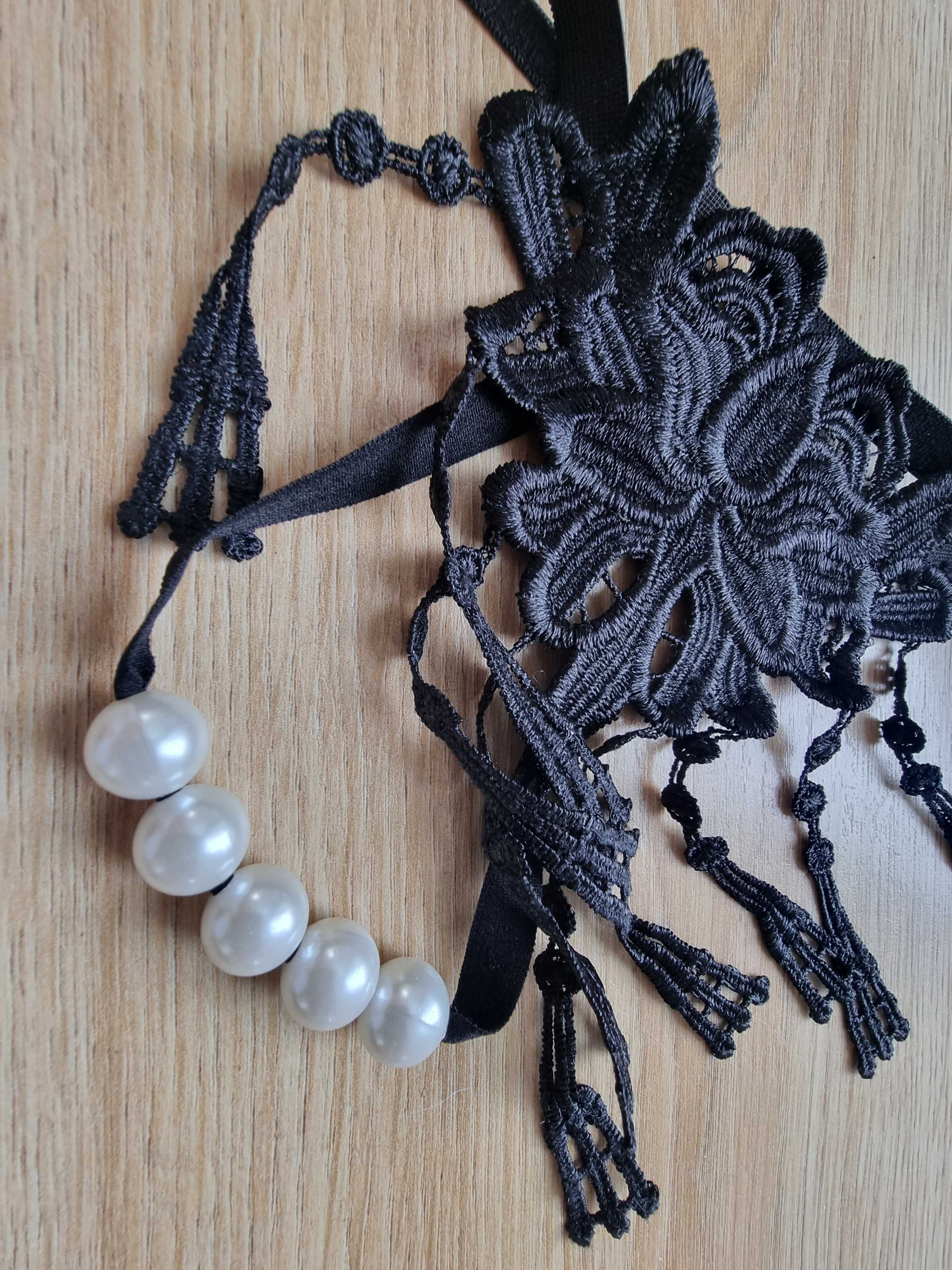 Stringi egzotyczne z perłami koronkowe czarne S karnawał w Rio