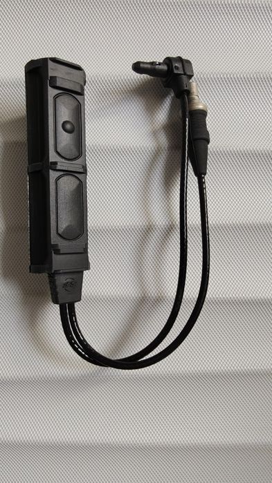 Włącznik Surefire SR07 do latarki i lasera