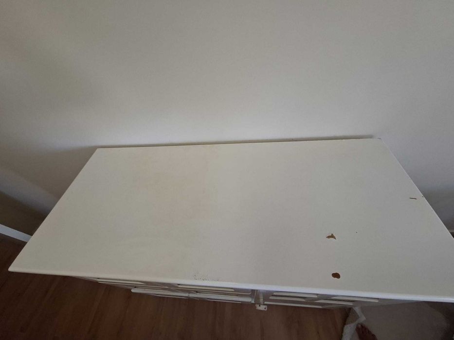 Cómoda Ikea + muda fraldas para quarto de bebé