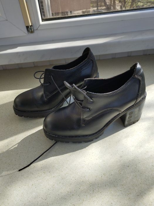 Казаки,сапоги , кроссовки натуральная кожа Zara 37-38р