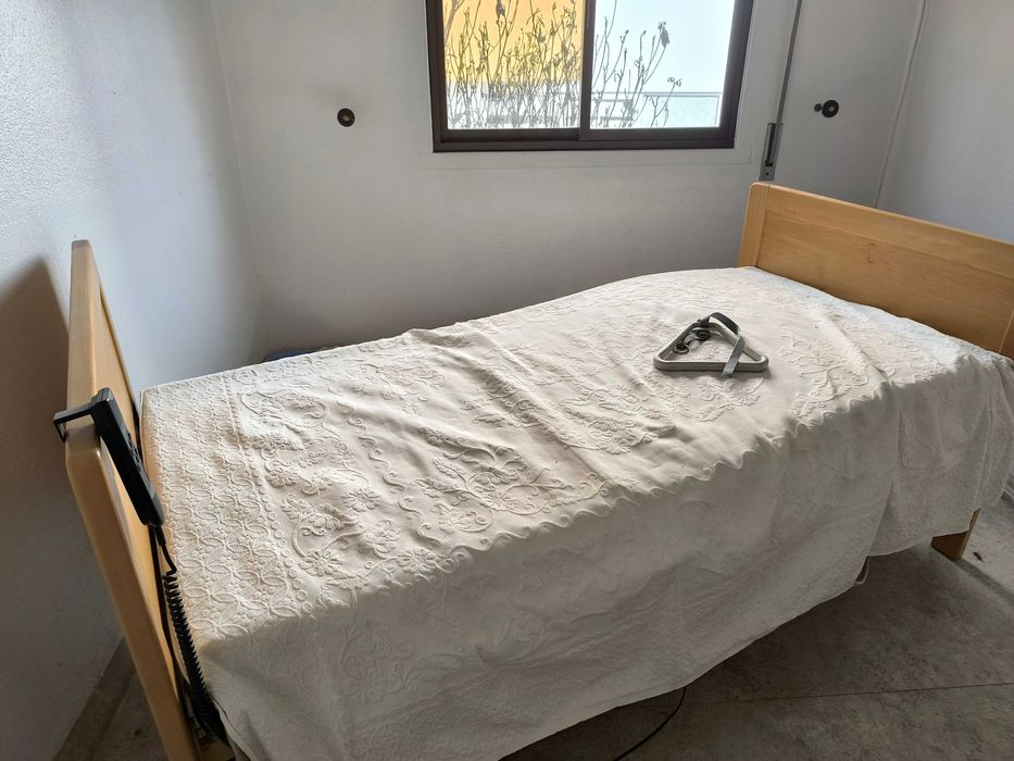 Cama articulada eléctrica