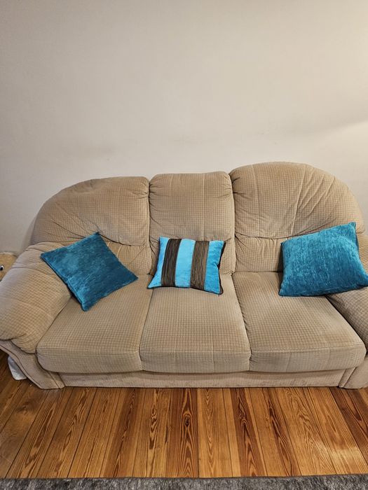 Sofa rozkładana + fotel + pufa