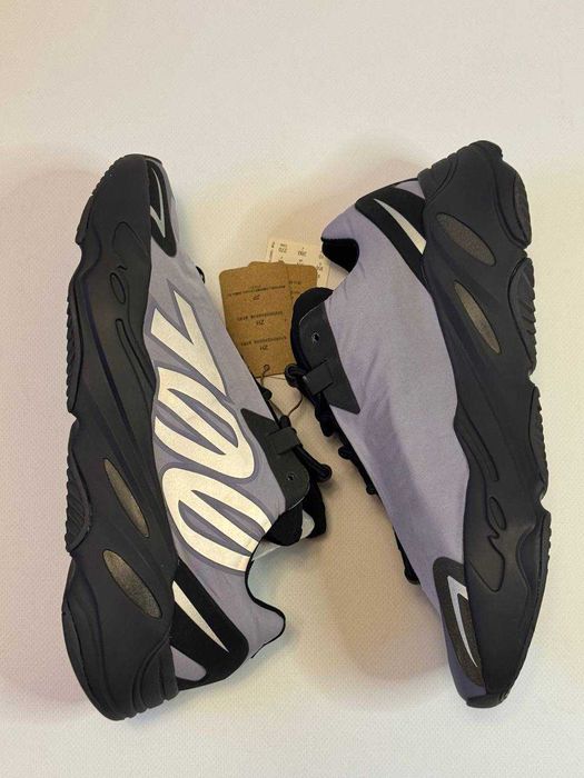Оригінальні Adidas YZY, YEEZY BOOST 700 44р MNVN Geode, US10. Нові