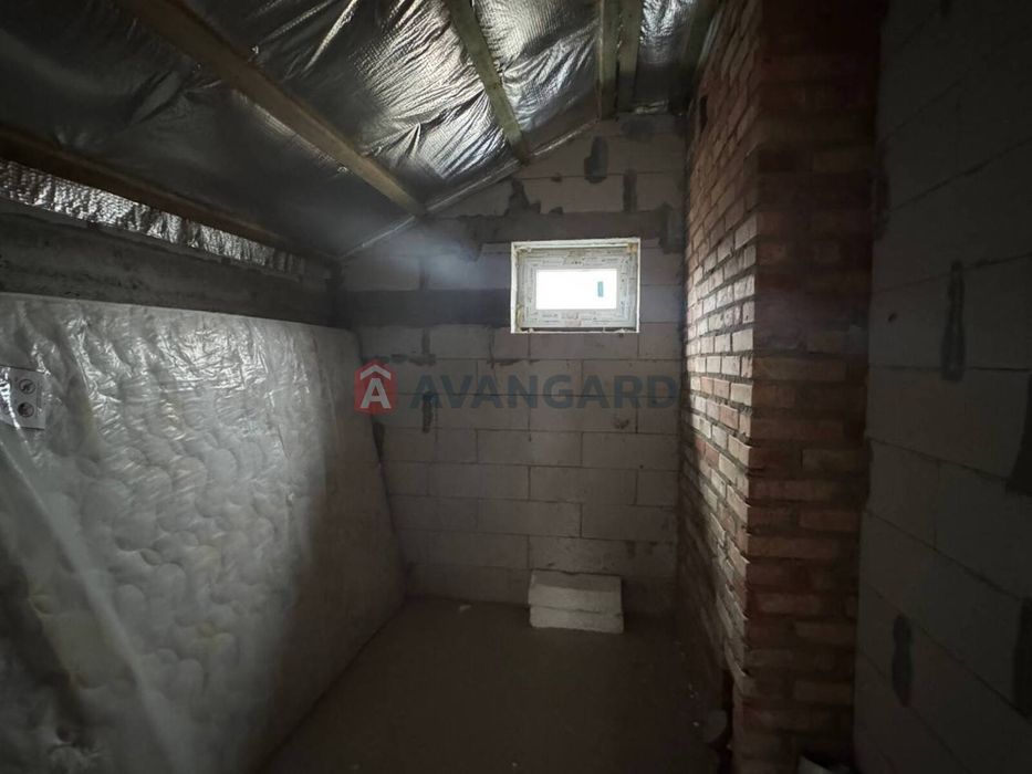 Продається 2 пов.будинок з ділянкою.