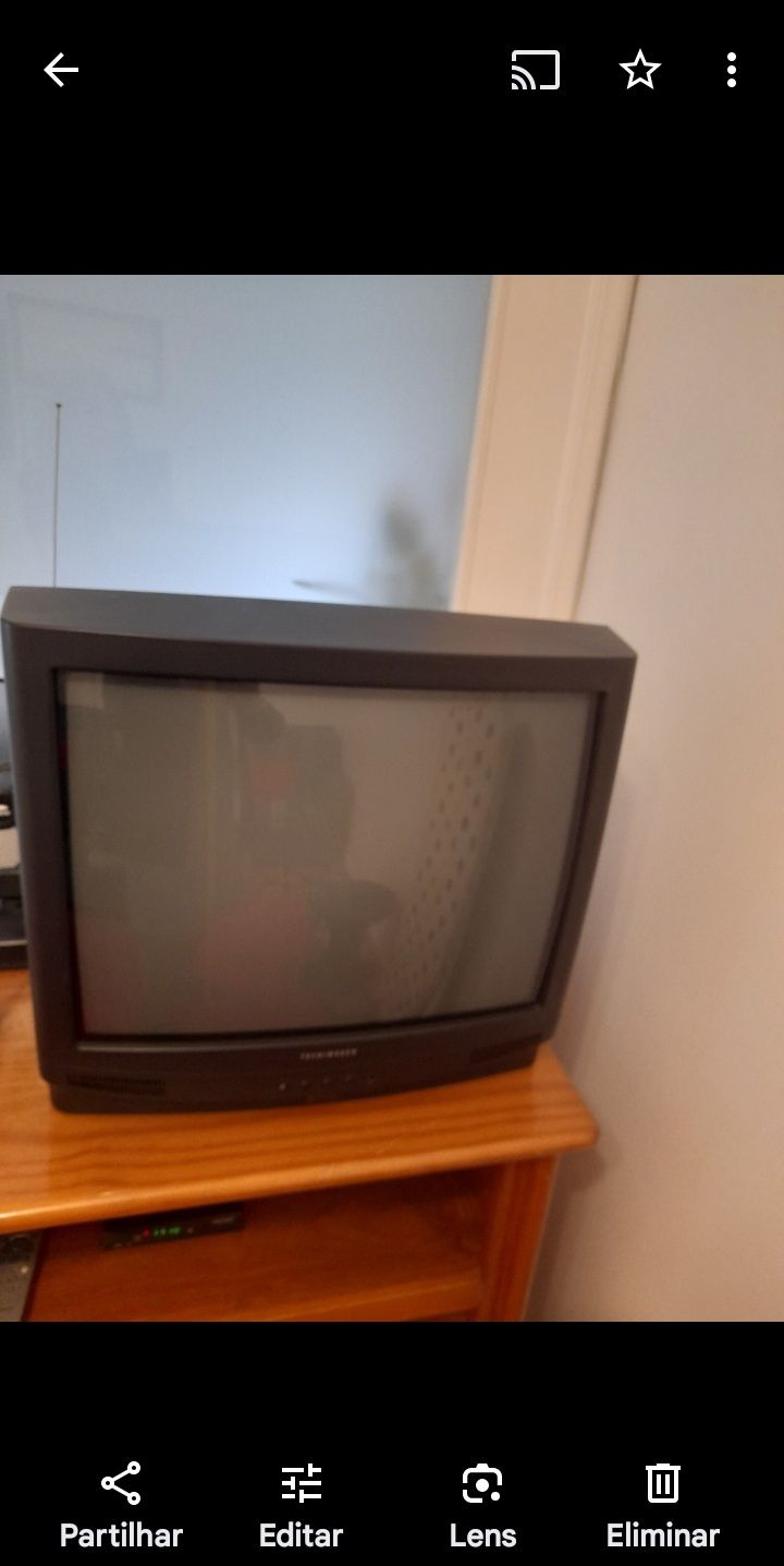 Televisão Tecnimagem com comando - Diâmetro diagonal 52 cm