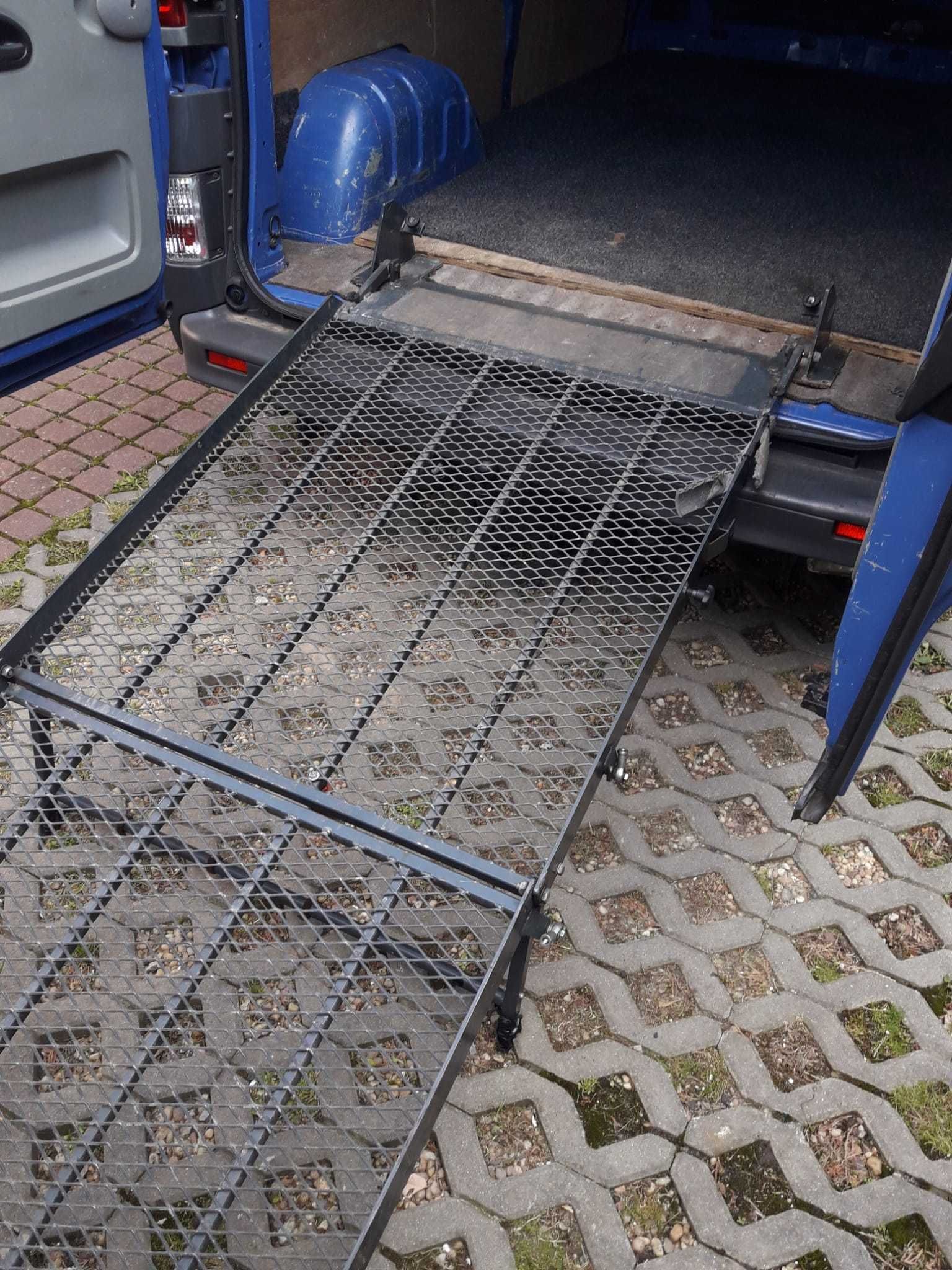 Podjazd dla niepełnosprawnych