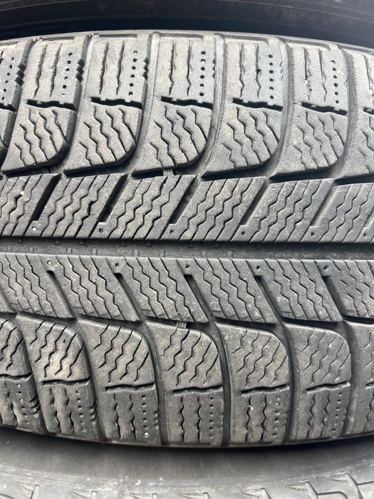 Шини зимові 215/60 R17 Muchelin
