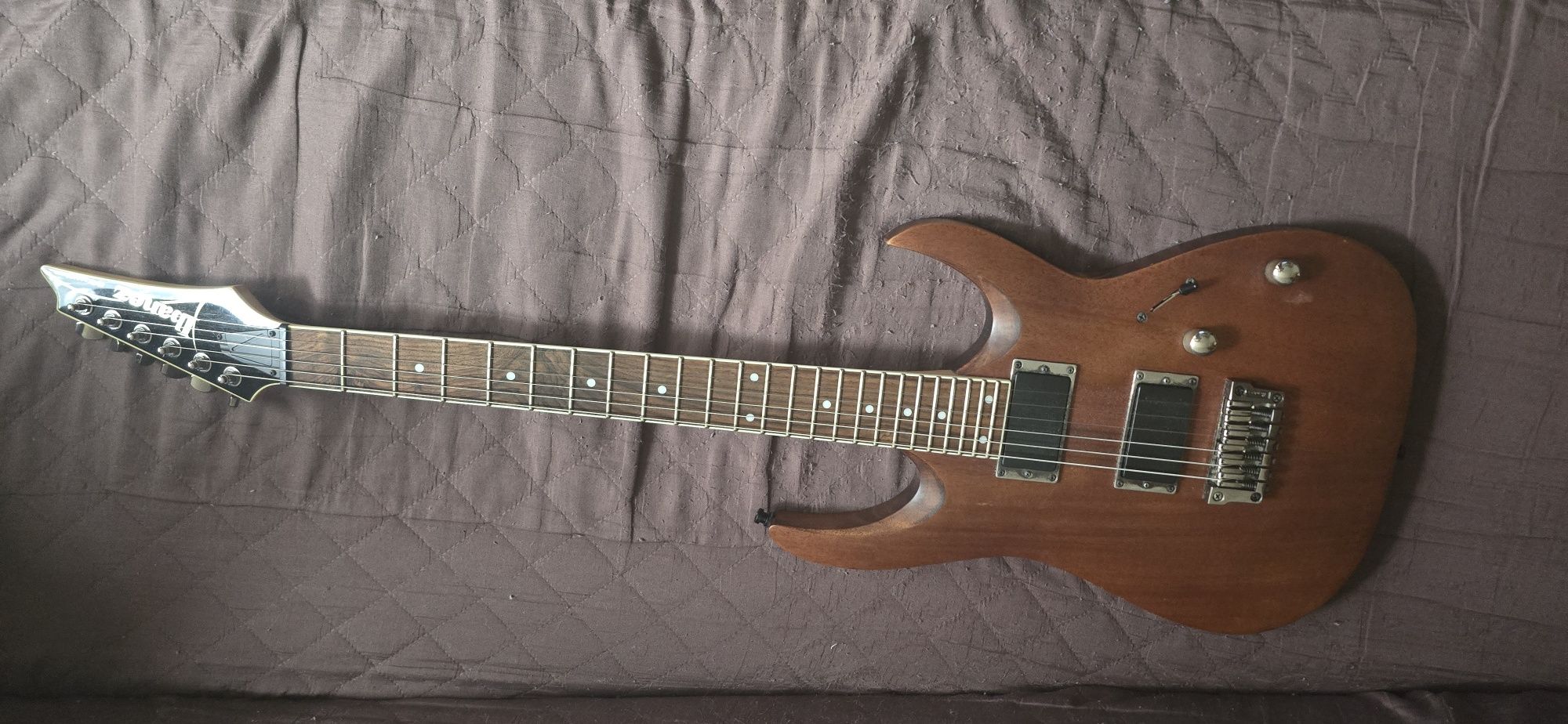 Super cena.  Ibanez  rga32