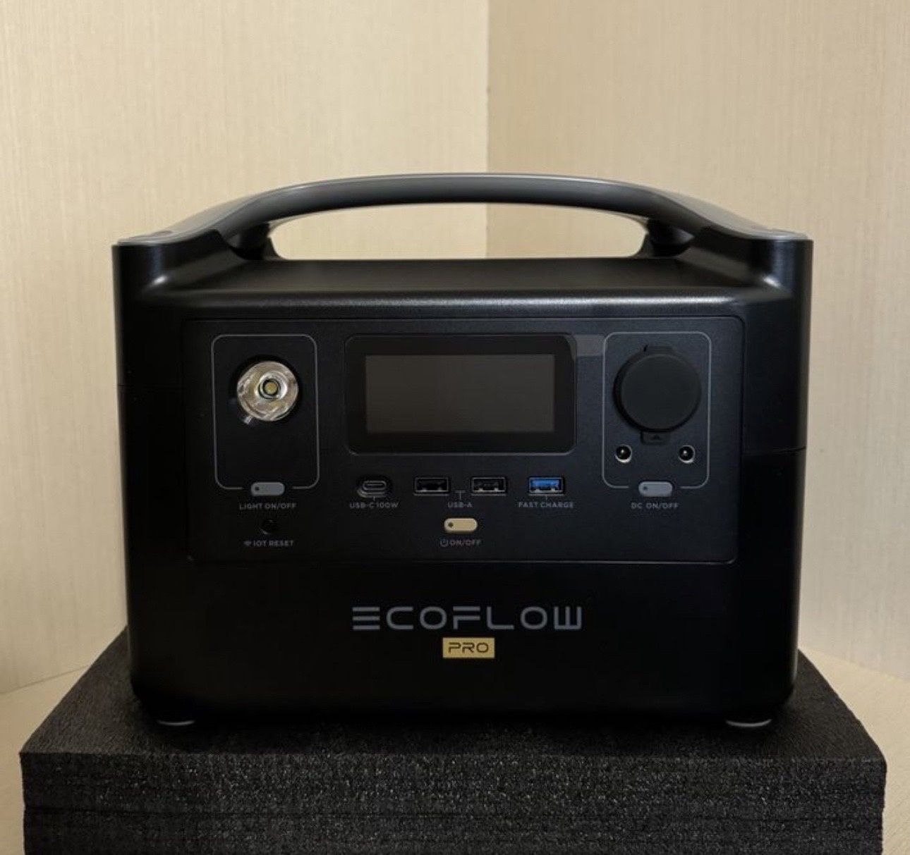 Продам  нову зарядну станцію Eco Flow River Pro 720wh.