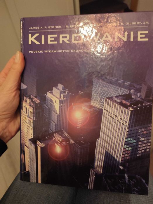 "Kierowanie" książka o organizacji i zarządzaniu