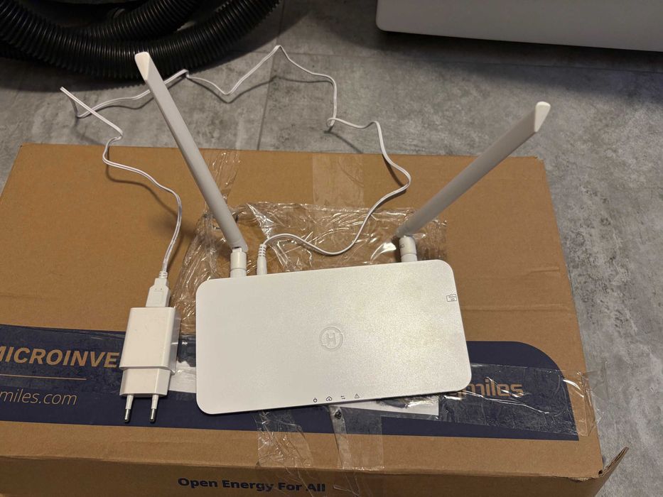 Zestaw mikroinwerter Hoymiles HM-800 + DTU Pro