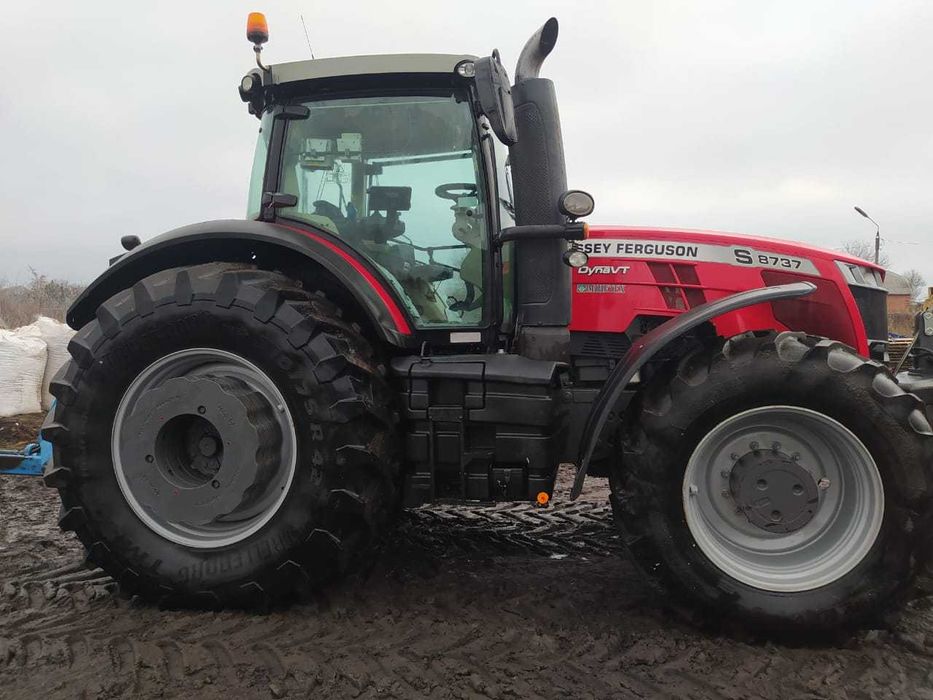 Трактор колісний Massey Ferguson