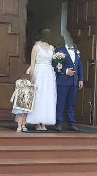 Piękna  biała suknia ślubna