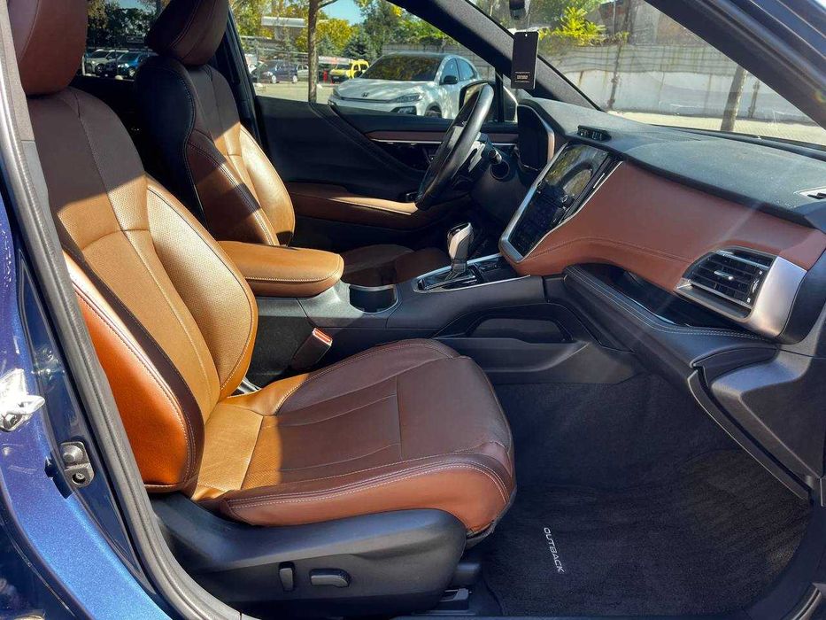 Субару Оутбек 2,4 бензин автомат 2021