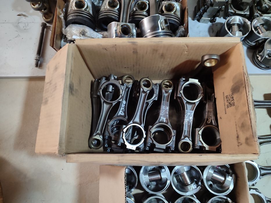 Поршень шатун колінвал Volkswagen Passat Golf Sharan Octavia 1.9 2.0