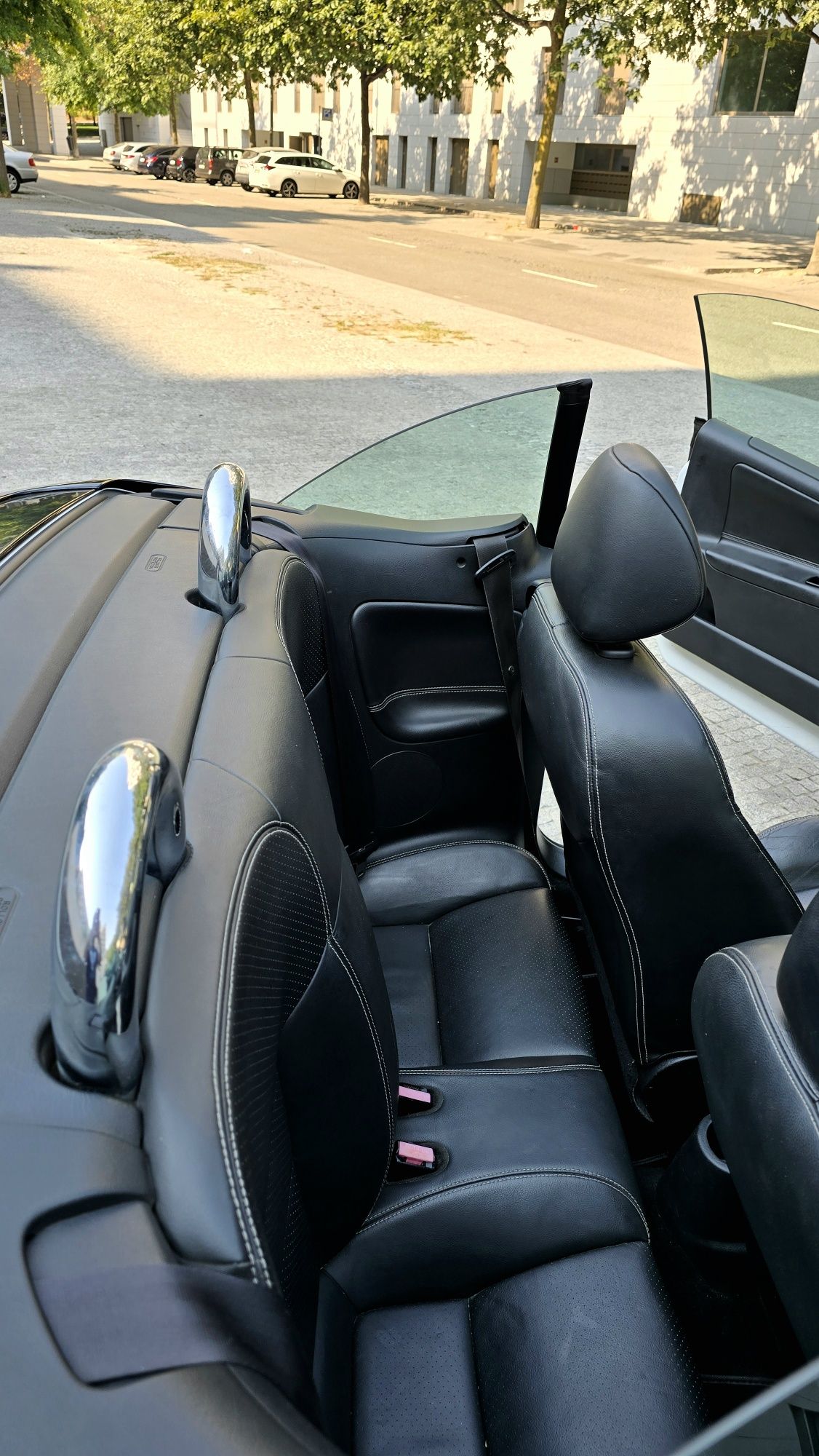 Peugeot 207CC – Descapotável com estilo e confortoPeugeot 207CC 1.6 Di