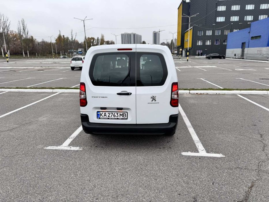 Peugeot Partner 2023 Crewcab 1.5 BlueHDi MT (100 к.с.) L2  •  Base