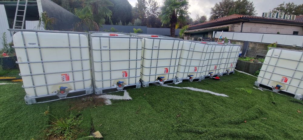 Cubas brancas de 1000L