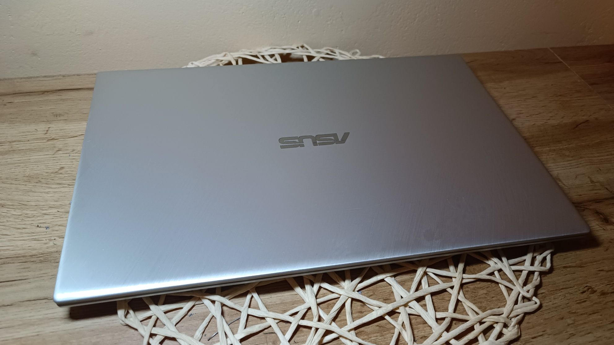 Asus VivoBook i5/8gb/512ssd Jak Nowy